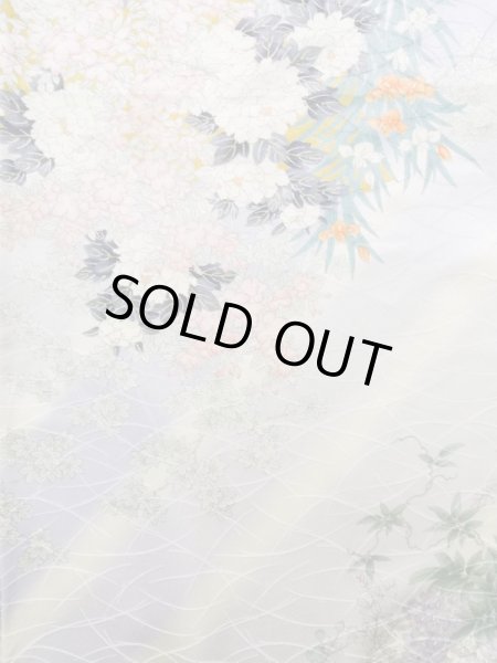 画像4: K1222M  振袖 女性用着物  シルク（正絹） 薄い  藤, ぼたん 【中古】 【USED】 【リサイクル】 ★★☆☆☆ (4)