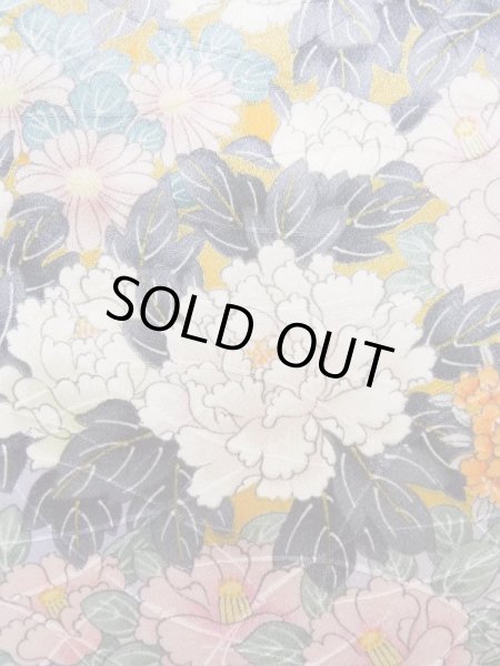 画像6: K1222M  振袖 女性用着物  シルク（正絹） 薄い  藤, ぼたん 【中古】 【USED】 【リサイクル】 ★★☆☆☆ (6)