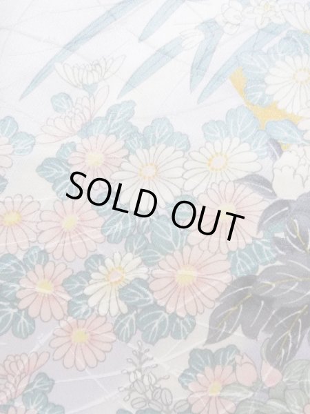 画像8: K1222M  振袖 女性用着物  シルク（正絹） 薄い  藤, ぼたん 【中古】 【USED】 【リサイクル】 ★★☆☆☆ (8)