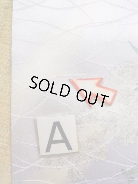 画像17: K1222M  振袖 女性用着物  シルク（正絹） 薄い  藤, ぼたん 【中古】 【USED】 【リサイクル】 ★★☆☆☆ (17)