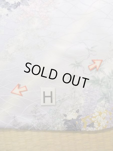 画像24: K1222M  振袖 女性用着物  シルク（正絹） 薄い  藤, ぼたん 【中古】 【USED】 【リサイクル】 ★★☆☆☆ (24)