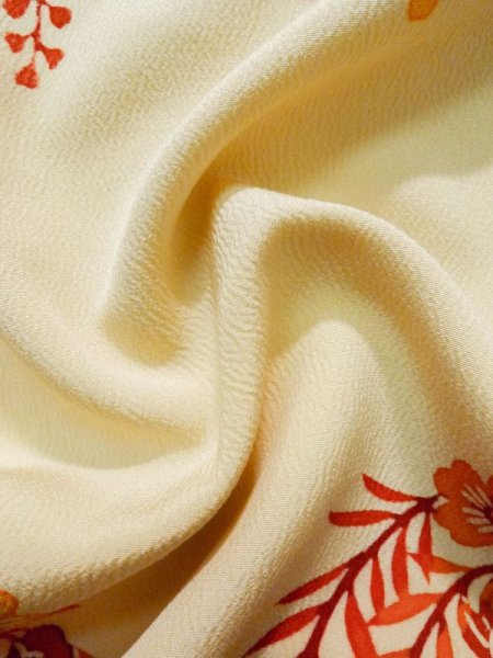 画像14: K1222N  振袖 女性用着物  シルク(正絹)   クリーム, 花 【中古】 【USED】 【リサイクル】 ★★☆☆☆ (14)