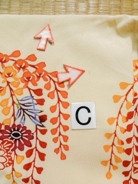 画像19: K1222N  振袖 女性用着物  シルク(正絹)   クリーム, 花 【中古】 【USED】 【リサイクル】 ★★☆☆☆ (19)