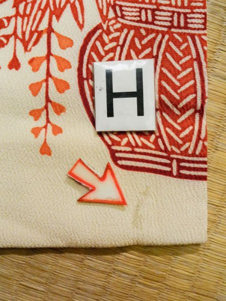 画像24: K1222N  振袖 女性用着物  シルク(正絹)   クリーム, 花 【中古】 【USED】 【リサイクル】 ★★☆☆☆ (24)