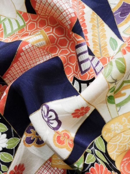 画像18: K1222P  振袖 女性用着物 熨斗 シルク（正絹）   青, ぼたん 【中古】 【USED】 【リサイクル】 ★★★☆☆ (18)