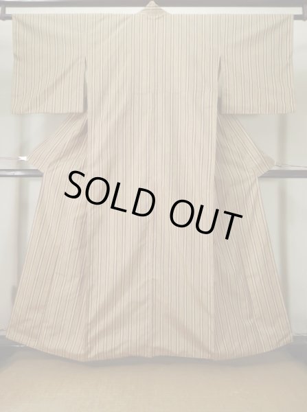 画像1: L0126P  織 女性用着物  シルク（正絹） スモーキーな 淡い クリーム, 縞 【中古】 【USED】 【リサイクル】 ★★★☆☆ (1)