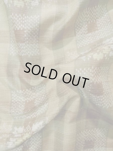 画像11: L0126T  織 女性用着物  シルク(正絹) 淡い  ベージュ, 花 【中古】 【USED】 【リサイクル】 ★☆☆☆☆ (11)