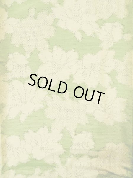 画像3: L0126Y  十日町紬 女性用着物  シルク（正絹） スモーキーな 淡い 黄緑色, 花 【中古】 【USED】 【リサイクル】 ★★★★☆ (3)