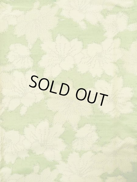 画像4: L0126Y  十日町紬 女性用着物  シルク（正絹） スモーキーな 淡い 黄緑色, 花 【中古】 【USED】 【リサイクル】 ★★★★☆ (4)