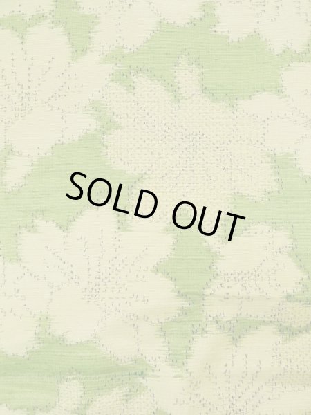 画像7: L0126Y  十日町紬 女性用着物  シルク（正絹） スモーキーな 淡い 黄緑色, 花 【中古】 【USED】 【リサイクル】 ★★★★☆ (7)