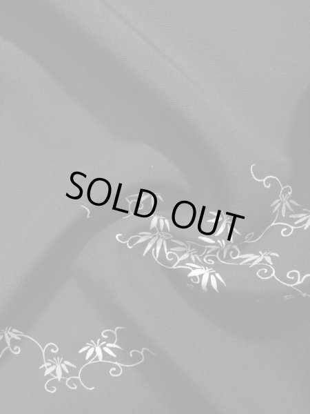 画像11: L0202K  羽織 女性用着物  シルク(正絹)   黒, 花 【中古】 【USED】 【リサイクル】 ★★★☆☆ (11)