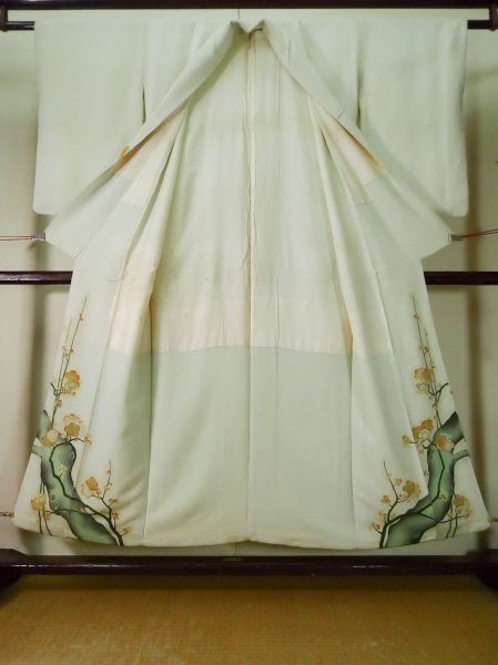 画像3: L0204B  留袖 女性用着物  シルク(正絹) 薄い シャーベット ティール(青緑), 梅 【中古】 【USED】 【リサイクル】 ★☆☆☆☆ (3)