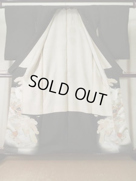 画像3: L0204E  留袖 女性用着物  シルク(正絹)   黒, 菊 【中古】 【USED】 【リサイクル】 ★★★☆☆ (3)