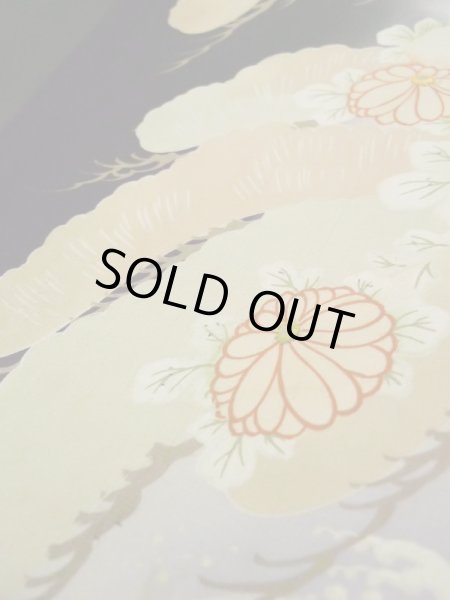 画像12: L0204E  留袖 女性用着物  シルク(正絹)   黒, 菊 【中古】 【USED】 【リサイクル】 ★★★☆☆ (12)