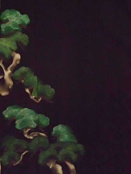 画像5: L0204G  留袖 女性用着物  シルク(正絹)   黒, 松/松葉 【中古】 【USED】 【リサイクル】 ★★☆☆☆ (5)