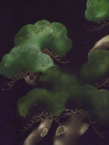 画像10: L0204G  留袖 女性用着物  シルク(正絹)   黒, 松/松葉 【中古】 【USED】 【リサイクル】 ★★☆☆☆ (10)