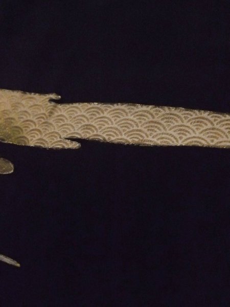 画像11: L0204I  留袖 女性用着物 霞文、雉柄 シルク(正絹)   黒, 梅 【中古】 【USED】 【リサイクル】 ★★★☆☆ (11)