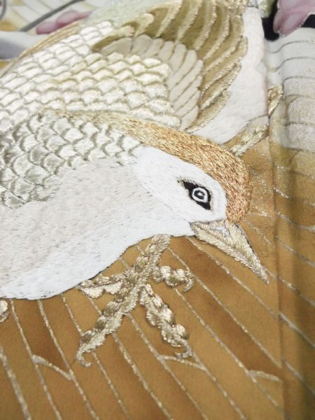 画像15: L0204I  留袖 女性用着物 霞文、雉柄 シルク(正絹)   黒, 梅 【中古】 【USED】 【リサイクル】 ★★★☆☆ (15)