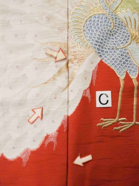 画像19: L0204K  振袖 女性用着物  シルク(正絹)   朱赤, 孔雀 【中古】 【USED】 【リサイクル】 ★★☆☆☆ (19)