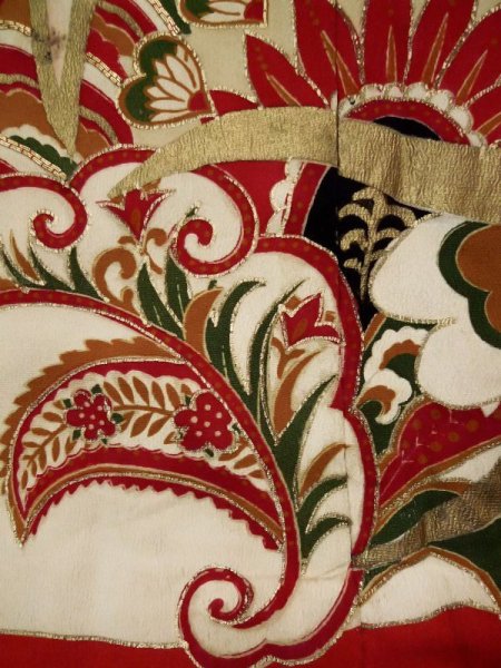 画像17: L0204L  振袖 女性用着物  シルク(正絹)   クリーム, 花 【中古】 【USED】 【リサイクル】 ★☆☆☆☆ (17)