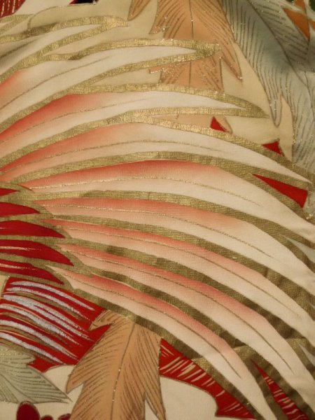 画像19: L0204L  振袖 女性用着物  シルク(正絹)   クリーム, 花 【中古】 【USED】 【リサイクル】 ★☆☆☆☆ (19)