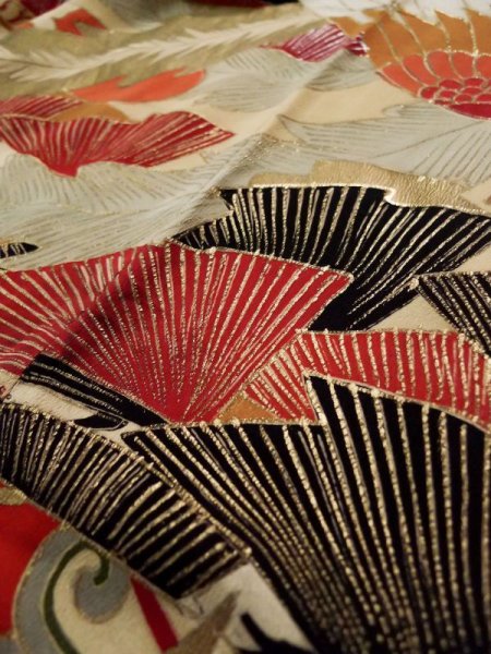 画像23: L0204L  振袖 女性用着物  シルク(正絹)   クリーム, 花 【中古】 【USED】 【リサイクル】 ★☆☆☆☆ (23)