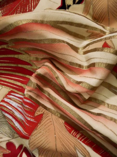 画像28: L0204L  振袖 女性用着物  シルク(正絹)   クリーム, 花 【中古】 【USED】 【リサイクル】 ★☆☆☆☆ (28)