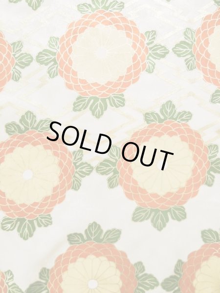 画像10: L0204P  振袖 女性用着物  シルク(正絹) シャイニーな  オフ ホワイト, 菊 【中古】 【USED】 【リサイクル】 ★★★☆☆ (10)