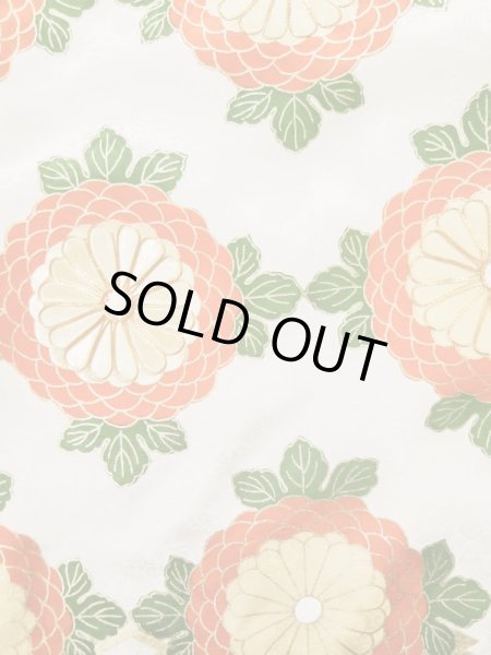 画像11: L0204P  振袖 女性用着物  シルク(正絹) シャイニーな  オフ ホワイト, 菊 【中古】 【USED】 【リサイクル】 ★★★☆☆ (11)