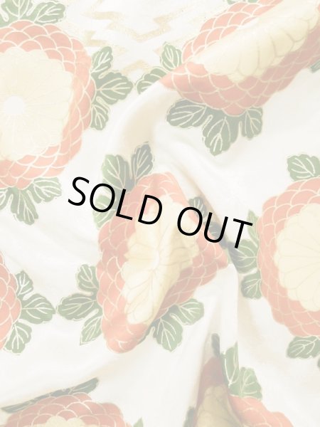 画像13: L0204P  振袖 女性用着物  シルク(正絹) シャイニーな  オフ ホワイト, 菊 【中古】 【USED】 【リサイクル】 ★★★☆☆ (13)