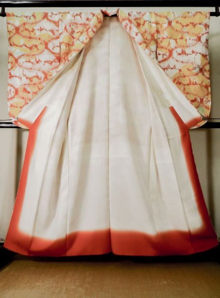 画像4: L0204T  振袖 女性用着物  シルク(正絹)   オフ ホワイト, 花 【中古】 【USED】 【リサイクル】 ★★★★☆ (4)