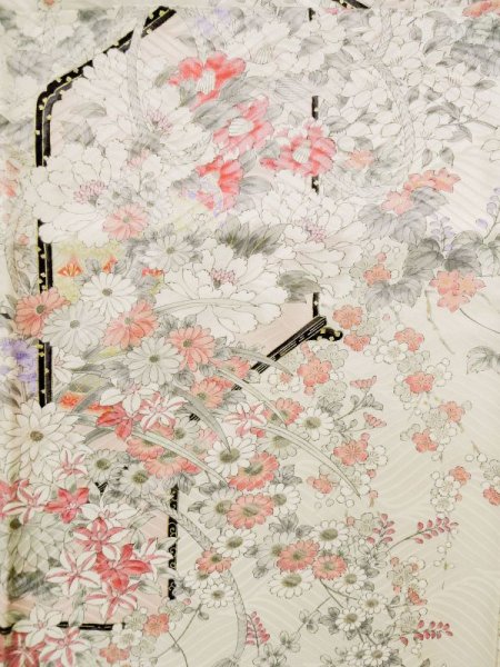 画像5: L0204V  振袖 女性用着物  シルク(正絹) シャイニーな  オフ ホワイト, 花 【中古】 【USED】 【リサイクル】 ★☆☆☆☆ (5)