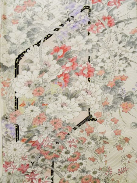 画像8: L0204V  振袖 女性用着物  シルク(正絹) シャイニーな  オフ ホワイト, 花 【中古】 【USED】 【リサイクル】 ★☆☆☆☆ (8)