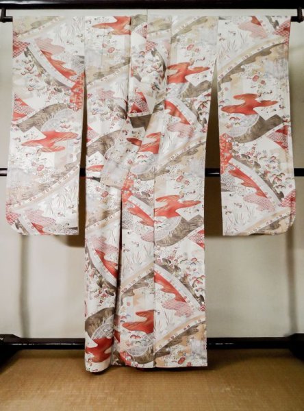 画像3: L0204W  振袖 女性用着物  シルク(正絹)   オフ ホワイト, 菊 【中古】 【USED】 【リサイクル】 ★★★☆☆ (3)