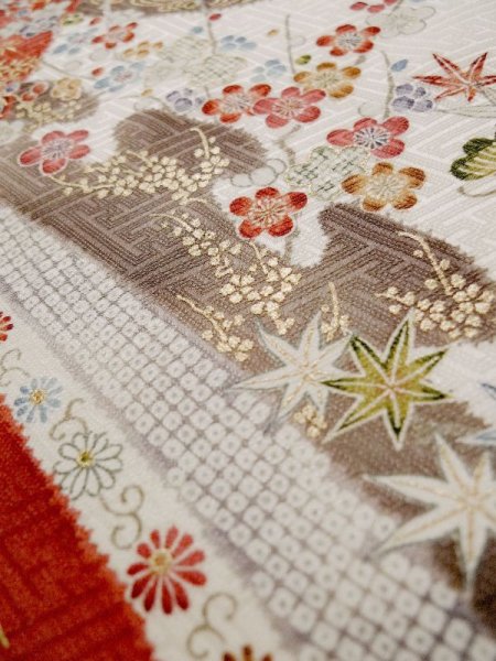 画像14: L0204W  振袖 女性用着物  シルク(正絹)   オフ ホワイト, 菊 【中古】 【USED】 【リサイクル】 ★★★☆☆ (14)