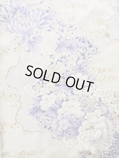 画像7: L0205A  振袖 女性用着物  シルク(正絹) シャイニーな  オフ ホワイト, 花 【中古】 【USED】 【リサイクル】 ★★★☆☆ (7)