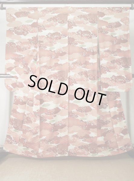 画像2: L0205B  振袖 女性用着物  シルク(正絹)   クリーム, 雲 【中古】 【USED】 【リサイクル】 ★★★☆☆ (2)