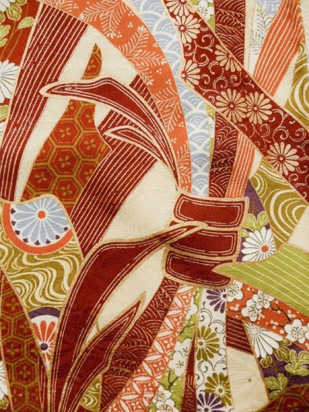 画像7: L0205C  振袖 女性用着物 熨斗柄 シルク(正絹)   クリーム, 菊 【中古】 【USED】 【リサイクル】 ★★★☆☆ (7)