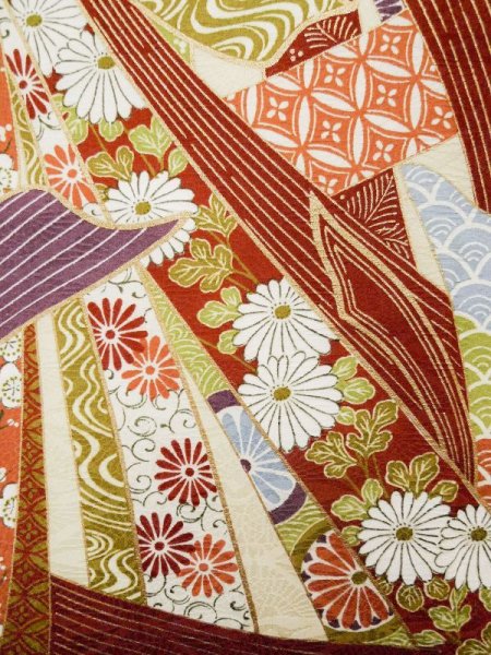 画像9: L0205C  振袖 女性用着物 熨斗柄 シルク(正絹)   クリーム, 菊 【中古】 【USED】 【リサイクル】 ★★★☆☆ (9)