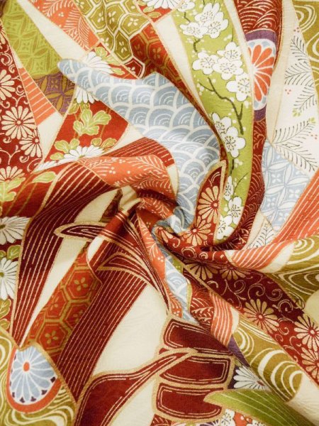 画像14: L0205C  振袖 女性用着物 熨斗柄 シルク(正絹)   クリーム, 菊 【中古】 【USED】 【リサイクル】 ★★★☆☆ (14)