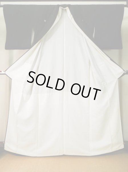 画像3: L0224A  留袖 女性用着物 鏡文 シルク（正絹）   黒, 菊 【中古】 【USED】 【リサイクル】 ★★☆☆☆ (3)