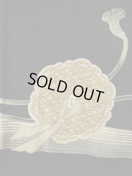 画像10: L0224A  留袖 女性用着物 鏡文 シルク（正絹）   黒, 菊 【中古】 【USED】 【リサイクル】 ★★☆☆☆ (10)