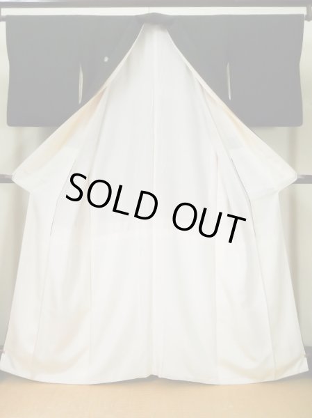 画像3: L0224F  留袖 女性用着物  シルク（正絹）   黒, 唐花 【中古】 【USED】 【リサイクル】 ★★★☆☆ (3)