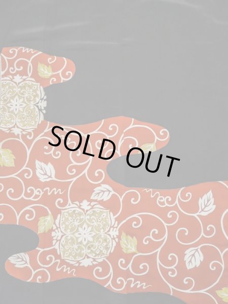 画像5: L0224F  留袖 女性用着物  シルク（正絹）   黒, 唐花 【中古】 【USED】 【リサイクル】 ★★★☆☆ (5)