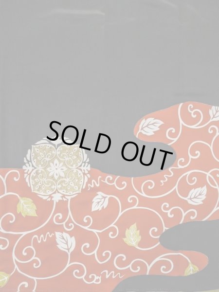 画像6: L0224F  留袖 女性用着物  シルク（正絹）   黒, 唐花 【中古】 【USED】 【リサイクル】 ★★★☆☆ (6)