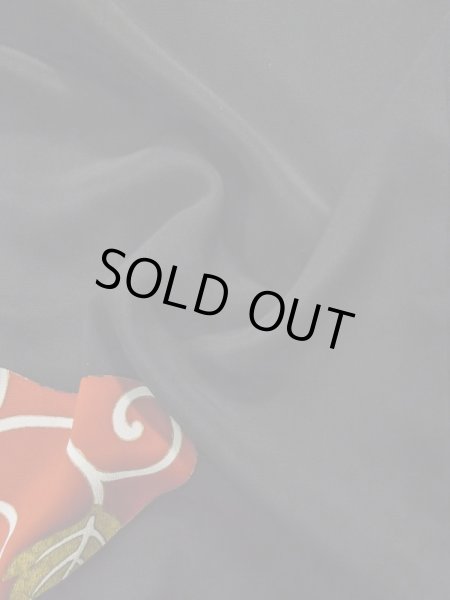 画像13: L0224F  留袖 女性用着物  シルク（正絹）   黒, 唐花 【中古】 【USED】 【リサイクル】 ★★★☆☆ (13)