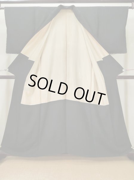 画像2: L0224G  喪服 女性用着物  シルク（正絹）   黒,  【中古】 【USED】 【リサイクル】 ★☆☆☆☆ (2)