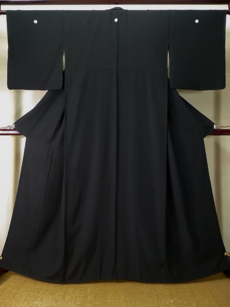 画像1: L0224O  喪服 女性用着物  シルク（正絹）   黒,  【中古】 【USED】 【リサイクル】 ★★★☆☆ (1)