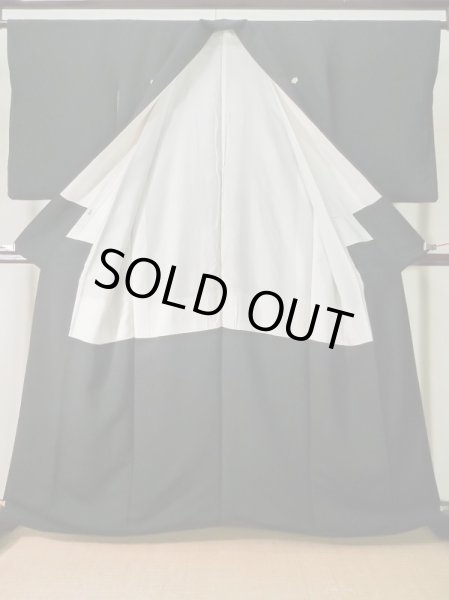 画像2: L0224Q  喪服 女性用着物  シルク(正絹)   黒,  【中古】 【USED】 【リサイクル】 ★★★☆☆ (2)