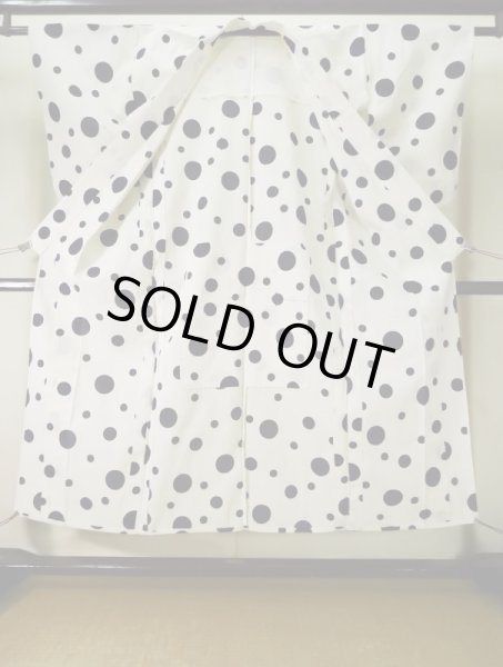 画像2: L0309F  浴衣(日本製) 女性用着物  麻   オフ ホワイト, 小さな点々 【中古】 【USED】 【リサイクル】 ★★☆☆☆ (2)